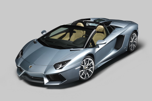 LAMBORGHINI Aventador LP700-4 Roadster