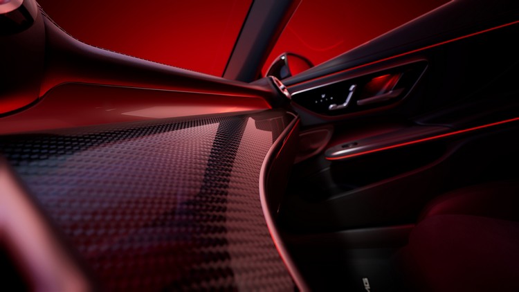 座艙內部以大面積 AMG 碳纖維飾板鋪陳,結合 64 色進階環景式內裝照明形塑層次分明的闇影氛圍。