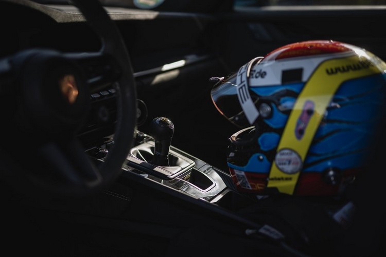 全新手排 911 GT3 動力維持不變,底盤革新使性能全面提升。